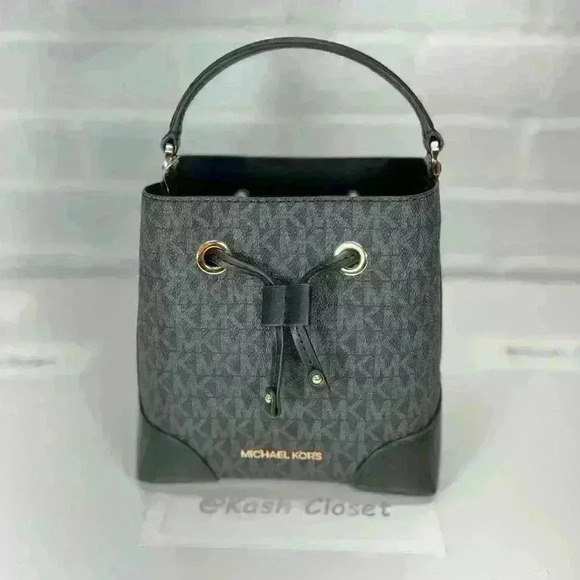 Michael Kors Mercer Bucket Bag Small Drawstring Crossbody Bag Black - Picture 2 of 12